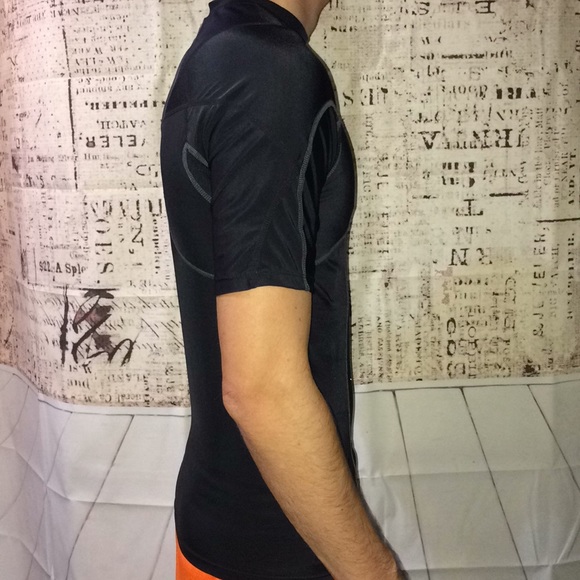 Golds Gym Men Black compression short sleeve shirt - Picture 2 of 6